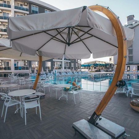 Royal Towers Hotel Lara Antalya Exterior photo